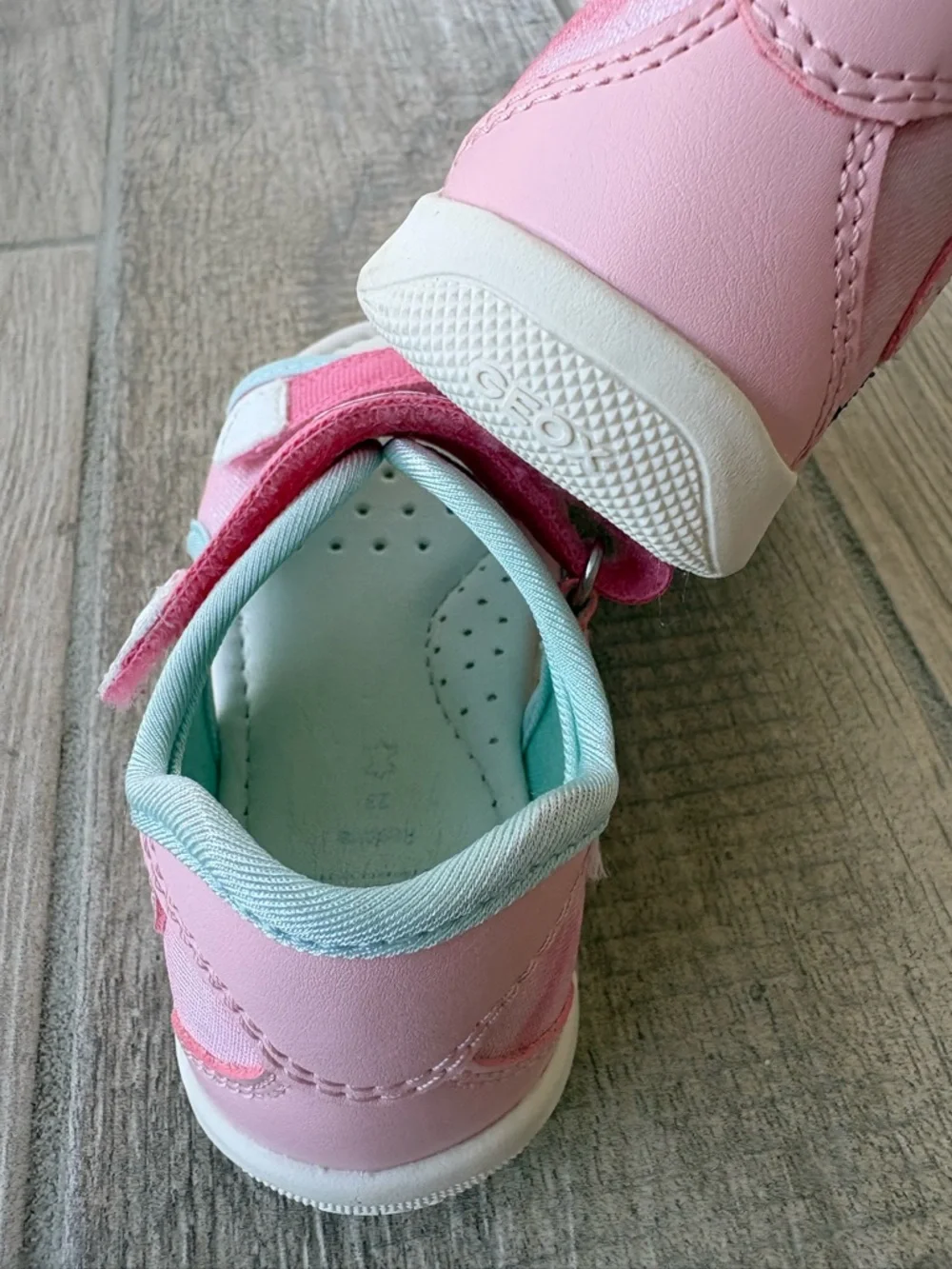 Geox Lupidoo Pink & Mint Unicorn Two Strap Sandal Little Girl Size 7 (23)